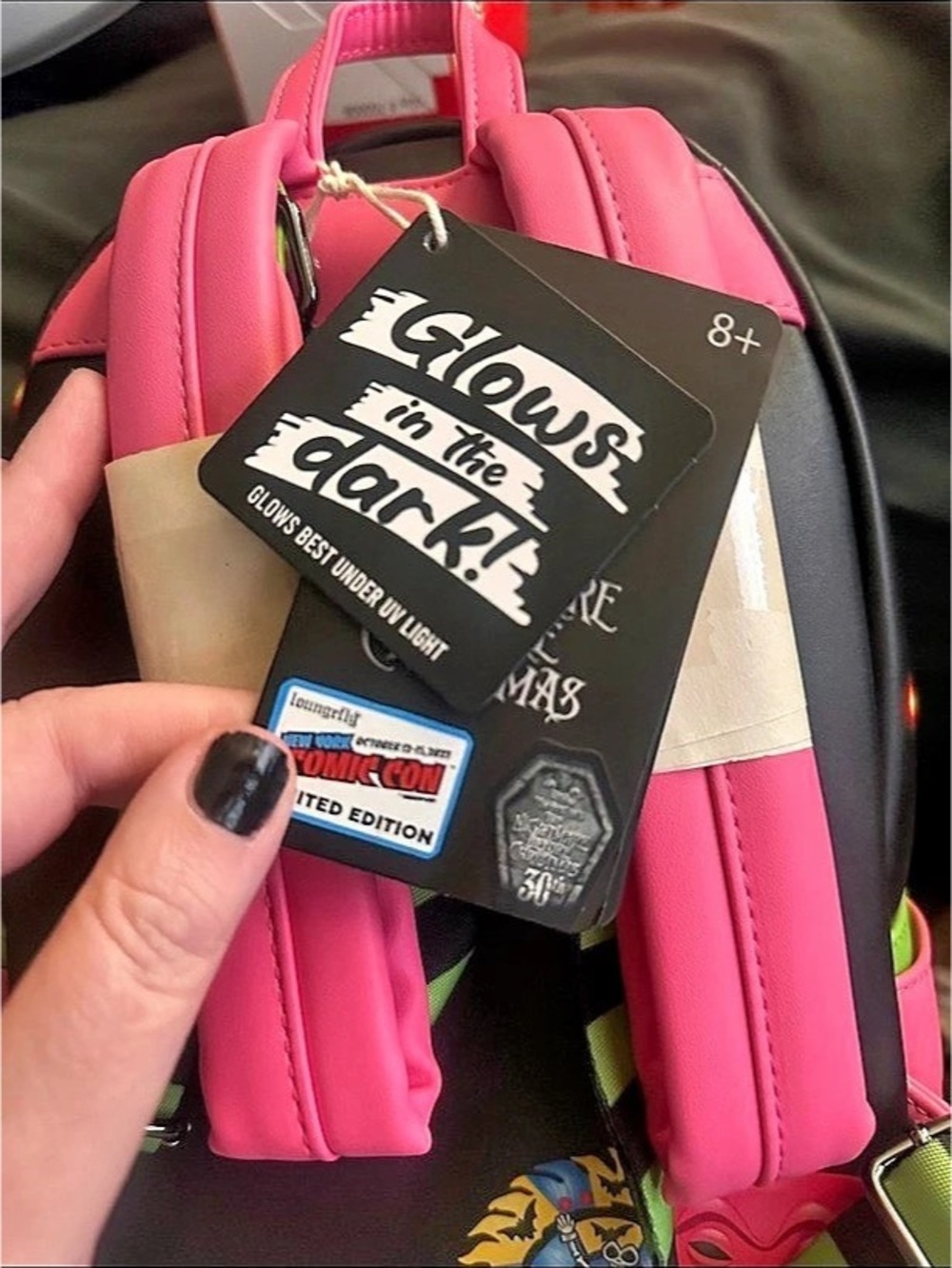 Loungefly NYCC 2023 Exclusive Oogie Boogie Neon Cosplay Glow in the Dark Backpac - Picture 4 of 10